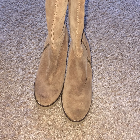 Lucky Brand - Picture 3 of 8